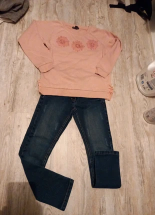 Jean ajustable et pull rose, marca: Primark, estado: Bom, tamanho: 8 anos / 128 cm, €3.50, €4.38 inclui Proteção do Comprador