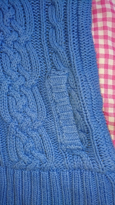 Gilet tricot bleu avec capuche  2