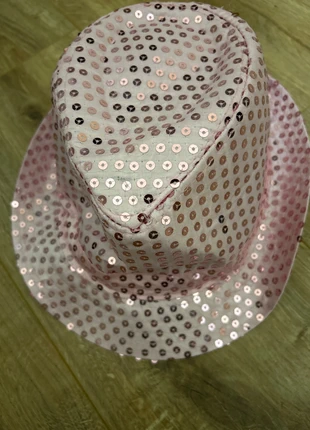Розова шапка, condition: Very good, size: S, £2.00, £2.80 includes Buyer Protection