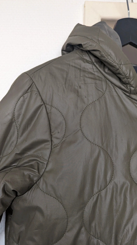 Veste matelassee verte kaki Stradivarius taille 36 S