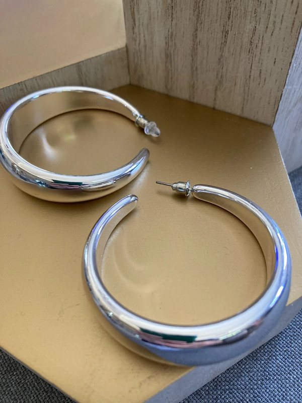 Large shiny hoop earrings 2