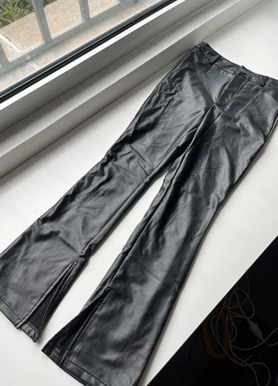 Pantaloni in finta pelle, marque: Shein, état: Très bon état, taille: XS / 34 / 6, 4,00 €, 4,90 € Protection acheteurs incluse
