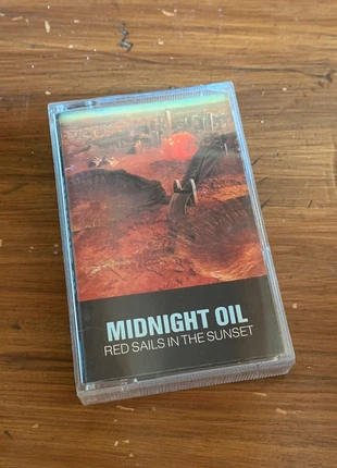 Cassette Audio - Midnight Oil - Red Sails In The Sunset, staat: Heel goed, € 5,00, € 5,95 inclusief Kopersbescherming Pro