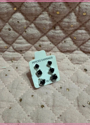 Lot de 3 paires de boucles d'oreilles clous Zirconium noir, zustand: Neu, 1,80 €, 2,59 € inklusive Vinted-Käuferschutz