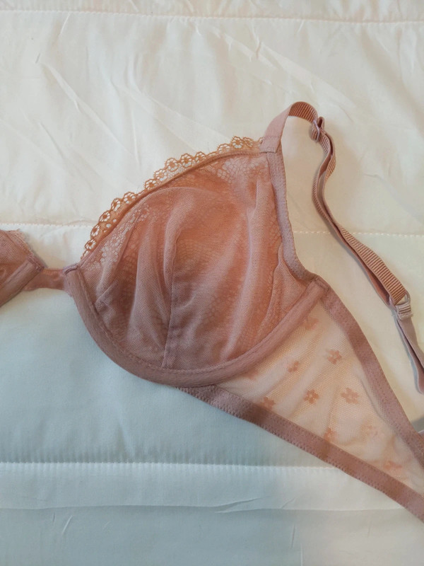 Victoria's Secret dusty pink lace underwire bra 5