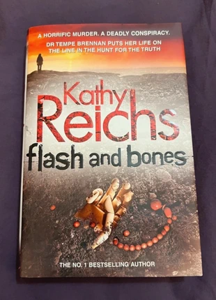 Flash And Bones - Kathy Reichs (Hardback), condition: Very good, £2.50, £3.00 includes Buyer Protection