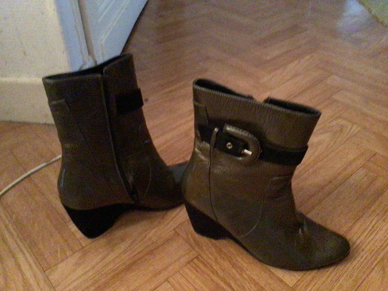 Bottines San Marina kaki et noir P 38 . Vinted