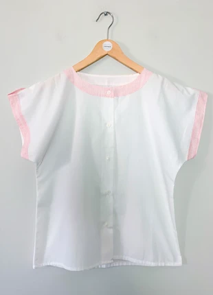 Blouse vintage blanche boutonnée légère manches courtes détails rayures rouge #blouses #vintage, marke: Vintage, zustand: Sehr gut, größe: S / 36 / 8, 9,00 €, 10,15 € beinhaltet Vinted-Käuferschutz Pro