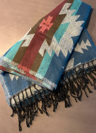 Hele mooie warme aztec sjaal, merk: Nepal, staat: Nieuw zonder prijskaartje, € 7,00, € 8,05 inclusief Kopersbescherming