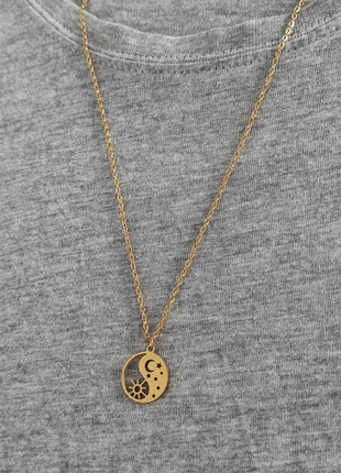 Collier minimaliste doré avec pendentif soleil lune étoile, chaîne et pendentif en acier inoxydable, condition: Very good, €12.00, €13.30 includes Buyer Protection