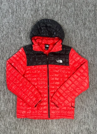 The North Face Red & Black Hooded Puffer Jacket - Size M, brand: The North Face, condition: New without tags, size: M, €75.00, €79.45 includes Buyer Protection