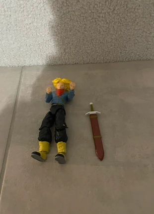 Figurine trunk dragon ball, marque: Dragon Ball, état: Très bon état, taille: 6 ans / 116 cm, 10,00 €, 11,20 € Protection acheteurs incluse