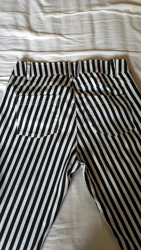 Pantalon raye noir et blanc legers 4