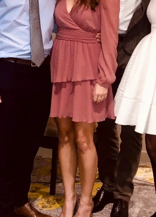 Robe courte à volant rose pâle, merk: Zara, staat: Nieuw zonder prijskaartje, maat: XS / 34 / 6, € 5,00, € 5,95 inclusief Kopersbescherming