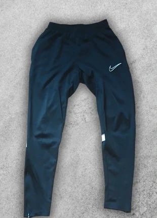 Jogging Nike noir et blanc taille S, brand: Nike, condition: New without tags, size: S, €12.00, €13.30 includes Buyer Protection