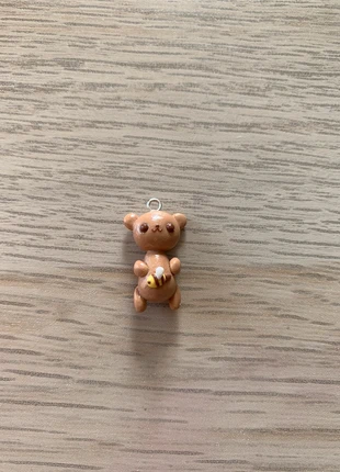 small bear with bee polymer clay charm, marke: Handmade, zustand: Sehr gut, 3,00 €, 3,85 € inklusive Vinted-Käuferschutz