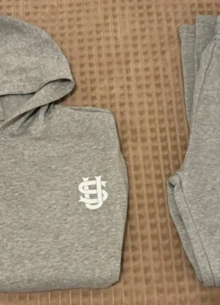 ensemble gris y2k neuf taille M, marke: y2k, zustand: Neu, größe: M, 29,90 €, 32,10 € inklusive Vinted-Käuferschutz