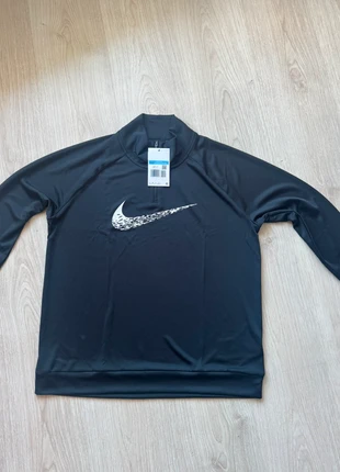 Sweat 1/4 Nike running taille M, marque: Nike, état: Neuf sans étiquette, taille: M, 35,00 €, 37,45 € Protection acheteurs incluse
