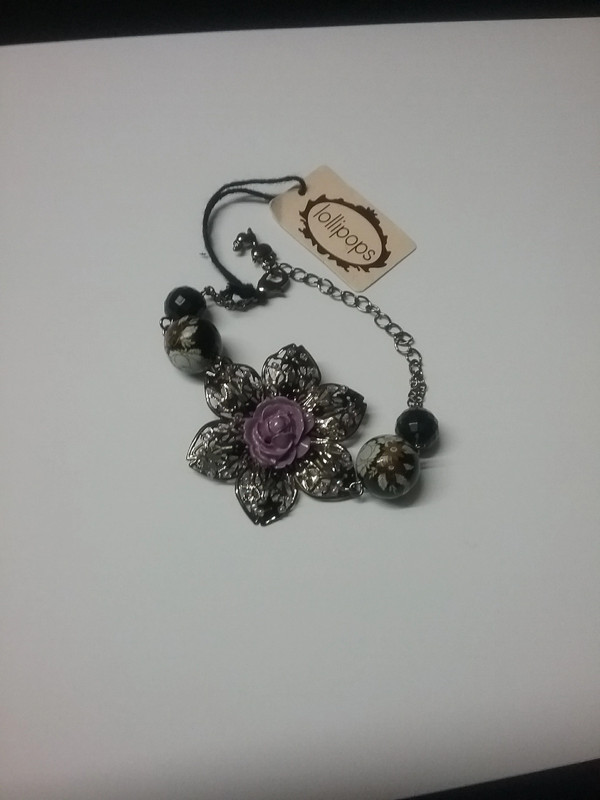 Bracelet Lilipops fleur + perles réglable.  1