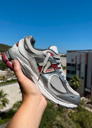 New Balance 2002R OG rouge  red argent silver gris blanc M2002RLB en 39,5, marke: New Balance, zustand: Sehr gut, größe: 39.5, 66,00 €, 70,00 € inklusive Vinted-Käuferschutz