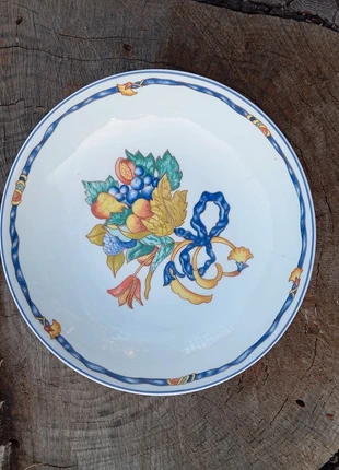 Assiette blanche avec impression bouquet de fruits Bernardaud porcelaine Limoges France
Borghèse, état: Bon état, 3,00 €, 3,85 € Protection acheteurs incluse