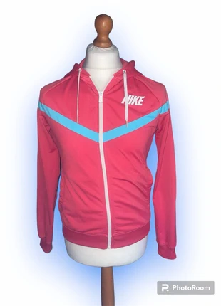 Y2k style Nike hoodie 💕, marque: Nike, état: Très bon état, taille: M / 38 / 10, 20,00 €, 21,70 € Protection acheteurs incluse