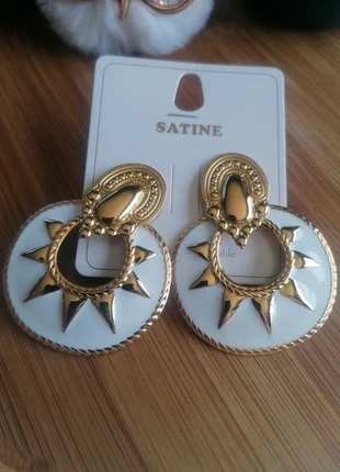 Boucle d'oreille satine doré et blanche, brand: Satine, condizioni: Ottime, €8.00, €9.10 include la Protezione acquisti