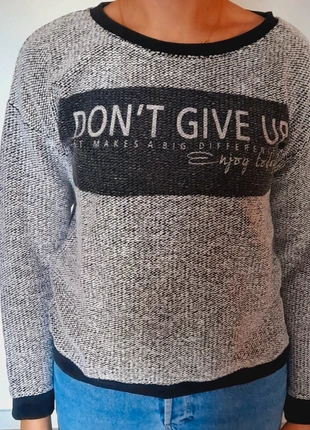 Pull à message, estado: Muito bom, tamanho: S / 36 / 8, €1.50, €2.28 inclui Proteção do Comprador