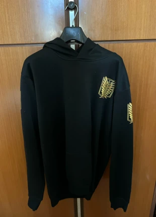 Felpa attack on titan, marke: Attack On Titan, zustand: Gut, größe: L, 6,00 €, 7,00 € inklusive Vinted-Käuferschutz