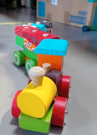 Train en bois modulable, état: Très bon état, taille: 9-12 mois / 74 cm, 7,00 €, 8,05 € Protection acheteurs incluse