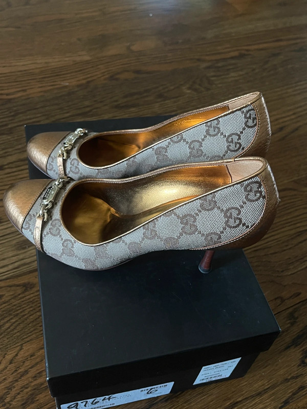 GUCCI Vintage metallic gold GG monogram gold chain charm mid heel pump US 6B 5