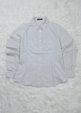 Dolce & Gabbana striped button-down shirt in grey/white, classic cut, timeless elegance, merk: Dolce & Gabbana, staat: Heel goed, maat: L / 40 / 12, € 19,50, € 21,18 inclusief Kopersbescherming