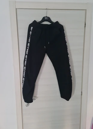 pantalone tuta, merk: Tuta, staat: Heel goed, maat: S, € 5,00, € 5,95 inclusief Kopersbescherming