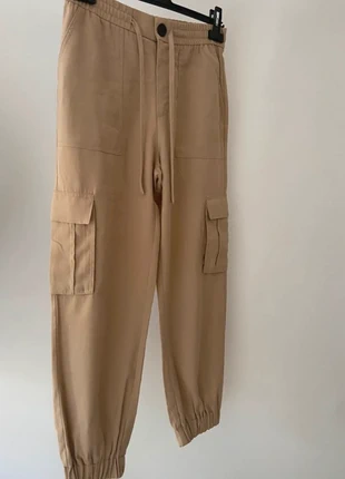 Zara | Calças cargo com elástico tornozelos em viscose, marca: Zara, estado: Muito bom, tamanho: S / 36 / 8, €17.00, €18.55 inclui Proteção do Comprador