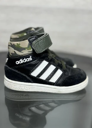Chaussures Bébé Adidas Noires Camouflage – Taille 24 – Très Bon État, brand: adidas, condition: Very good, size: 24, €15.00, €16.45 includes Buyer Protection