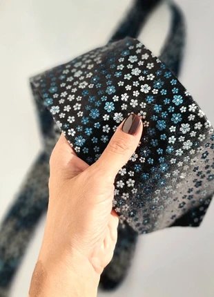 Cravatta 100% in seta Kenzo, merk: Kenzo, staat: Heel goed, € 70,00, € 74,20 inclusief Kopersbescherming