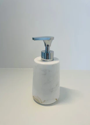 Distributeur à savon marbre blanc Zara Home, marke: Zara Home, zustand: Sehr gut, 20,00 €, 21,70 € inklusive Vinted-Käuferschutz