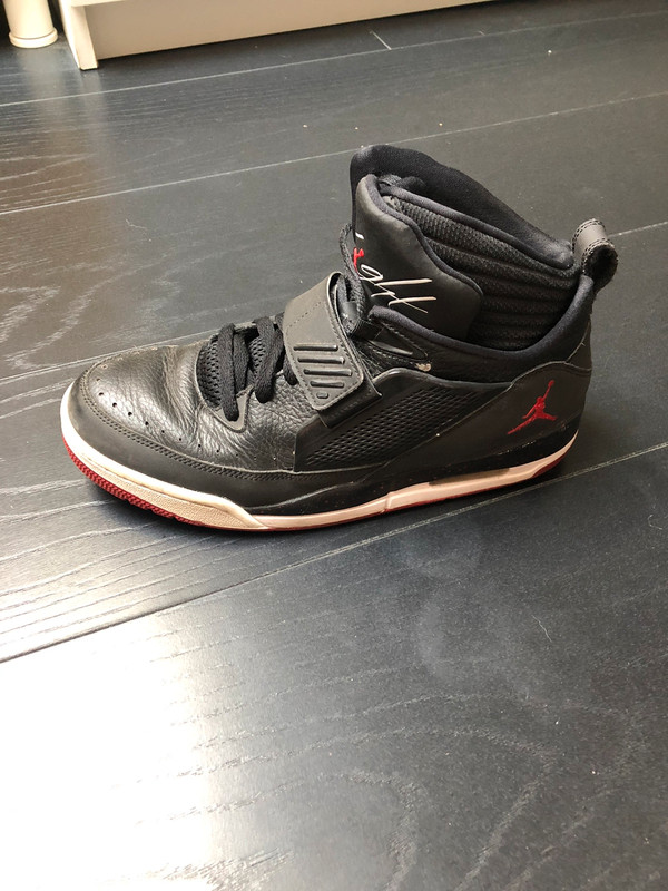 Chaussure Jordan Flight 42 5 Vinted