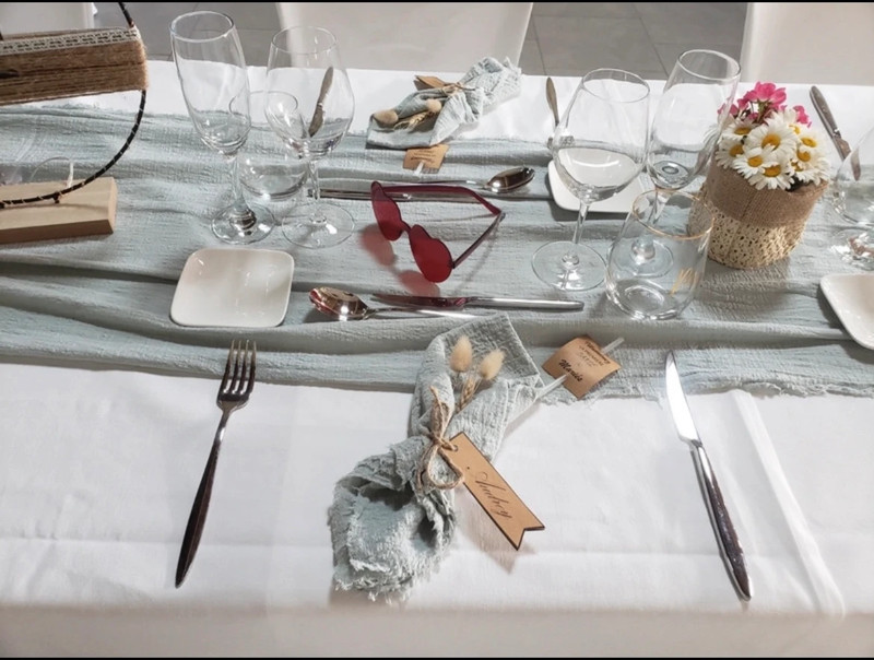 4 chemins de table vert sauge