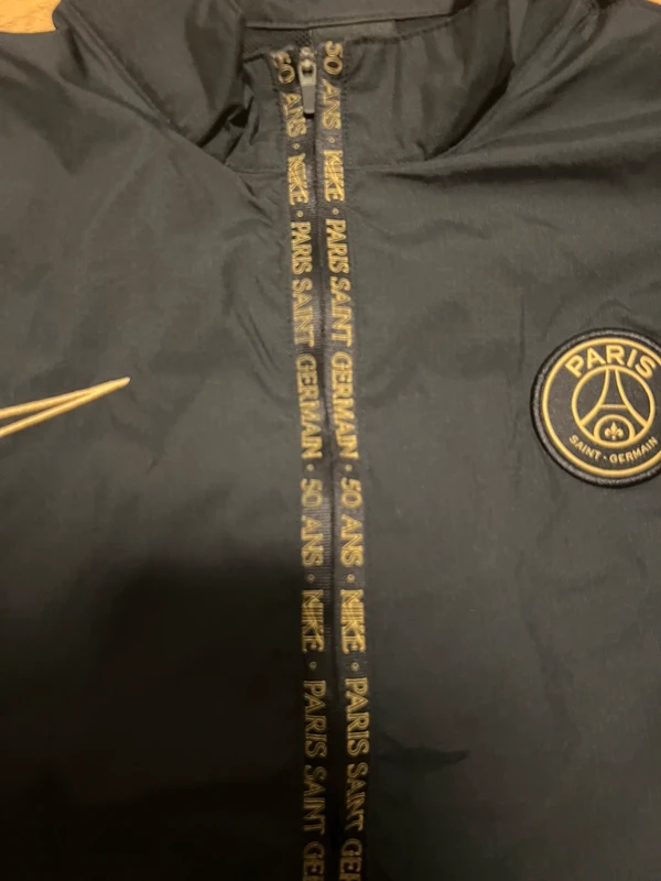 K-way Nike psg noir taille s - photo numéro 4