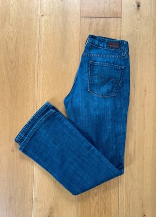 Jean Lévis boot bleu marine W27, marke: Levi's, zustand: Sehr gut, größe: S / 36 / 8, 22,00 €, 23,80 € beinhaltet Vinted-Käuferschutz Pro