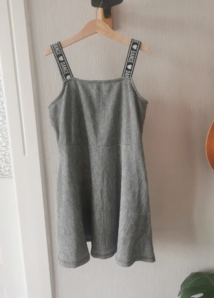 Karokleid, merk: C&A, staat: Heel goed, maat: 9 jaar / 134 cm, € 3,00, € 3,85 inclusief Kopersbescherming