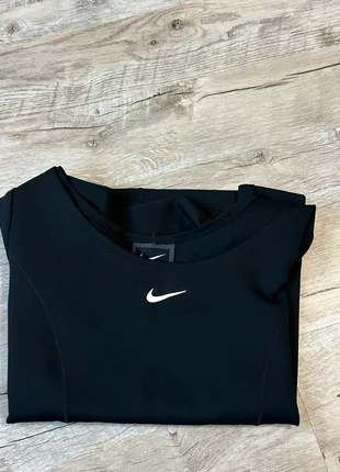 T-shirt Nike noir, marke: Nike, zustand: Sehr gut, größe: XS / 34 / 6, 12,99 €, 14,34 € inklusive Vinted-Käuferschutz