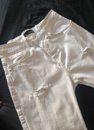 Bermuda jeans uomo bianco LIVE con strappi effetto used – taglia 44, marke: Live 978, zustand: Sehr gut, größe: S, 3,00 €, 3,85 € inklusive Vinted-Käuferschutz