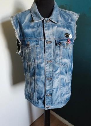 Pull & Bear denim spijkerhesje – Nirvana design – Maat L, marca: Pull & Bear, estado: Novo sem etiquetas, tamanho: L / 40 / 12, €24.95, €26.90 inclui Proteção do Comprador