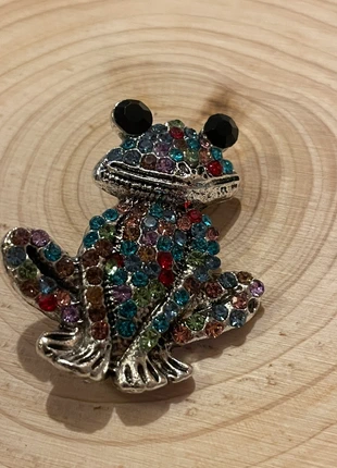 Broche argenté strass, marque: Couture, état: Très bon état, 5,00 €, 5,95 € Protection acheteurs incluse