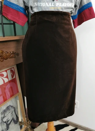 Jupe crayon en velours de coton chocolat Made in France 1990's, marque: Vintage, état: Très bon état, taille: L / 40 / 12, 35,00 €, 37,45 € Protection acheteurs (Pro) incluse