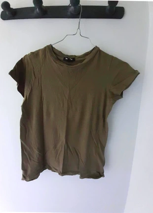 🌿 Crop Top Femme – Jennyfer – Kaki – Taille XS – Parfait État 🌿, marke: Jennifer, zustand: Gut, größe: XS / 34 / 6, 2,00 €, 2,80 € inklusive Vinted-Käuferschutz