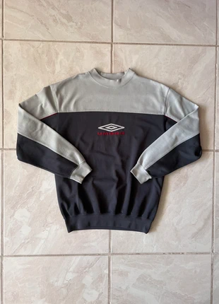 Sweat Umbro Vintage Gris / Blanc et Rouge S, marque: Umbro, état: Très bon état, taille: S, 33,00 €, 35,35 € Protection acheteurs incluse