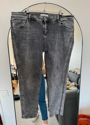 Jean gris délavé T46 Betty & co, merk: Betty & Co, staat: Nieuw zonder prijskaartje, maat: XXXL / 46 / 18, € 10,00, € 11,20 inclusief Kopersbescherming